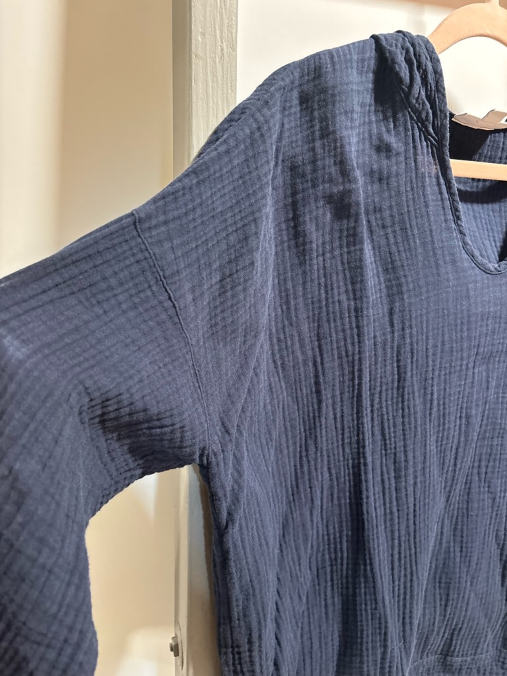 J.Jill Med Deep Navy Gauze V-Neck Hoodie, fall, athleisure, cabin core, normcore - Picture 2 of 11